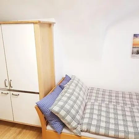 Apartment Komfortable Mit Garten Im Zentrum Von *