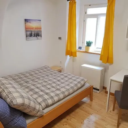 Daire Komfortable Mit Garten Im Zentrum Von *