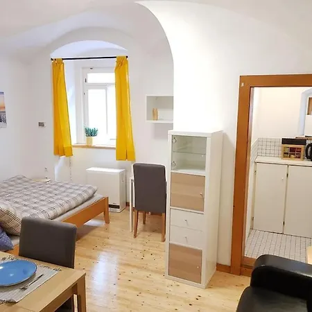 Komfortable Mit Garten Im Zentrum Von Апартаменты