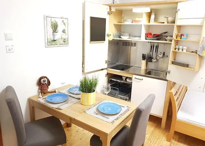 Komfortable Mit Garten Im Zentrum Von Апартаменты *