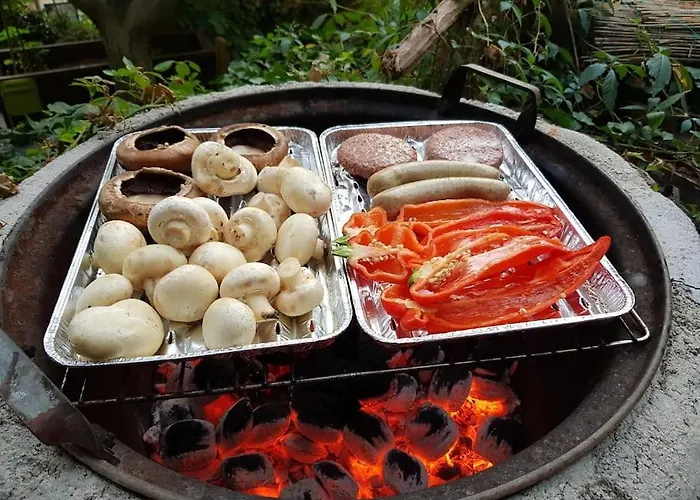 Апартаменты Komfortable Mit Garten Im Zentrum Von